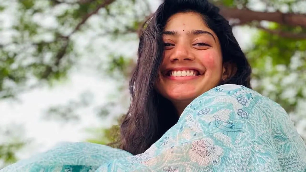 Cotton Sarees Trend: ಬಿಸಿಲಿಗೆ ಪರ್ಫೆಕ್ಟ್  ಲುಕ್ ನೀಡುವ ಮೃದುವಾದ ಕಾಟನ್ ಸೀರೆಗಳು - Image 6