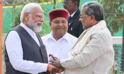 ಪ್ರಧಾನಿಗೆ ಸಿಎಂ ಸಿದ್ದರಾಮಯ್ಯ ಸ್ವಾಗತ, 18 ಬೇಡಿಕೆಗಳ ಮನವಿ ಪತ್ರ ಸಲ್ಲಿಕೆ