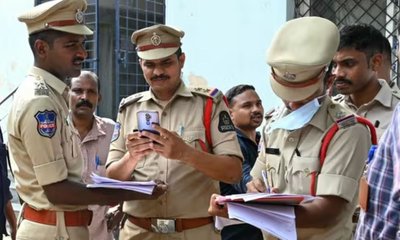 ಸತ್ತ ಹಾವು ಹಿಡಿದುಕೊಂಡು ಸಂಚಾರಿ ಪೊಲೀಸರಿಗೆ ಬೆದರಿಕೆ