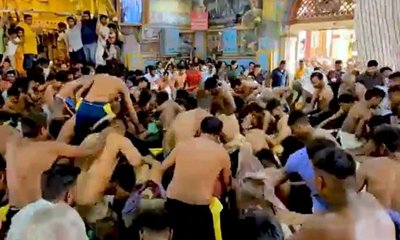 ಪೊಲೀಸರ ಎದುರೇ 3,000 ಕೆಜಿ ಪ್ರಸಾದ ಲೂಟಿ-ವಿಡಿಯೊ ನೋಡಿ