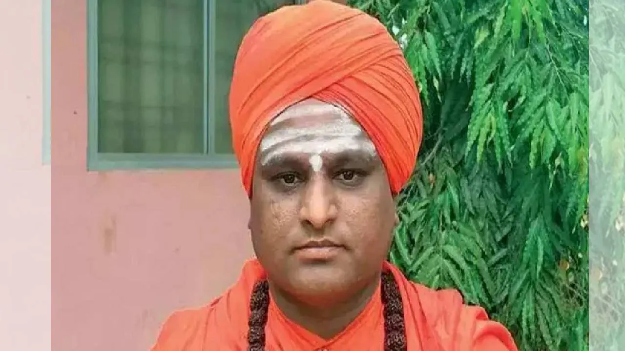 Prasannananda Puri: ಮಹರ್ಷಿ ವಾಲ್ಮಿಕಿ ಗುರುಪೀಠದ ಶ್ರೀ ಪ್ರಸನ್ನಾನಂದ ಪುರಿ ಸ್ವಾಮೀಜಿಗೆ ಲಘು ಹೃದಯಾಘಾತ, ಅಸ್ಪತ್ರೆಗೆ ದಾಖಲು