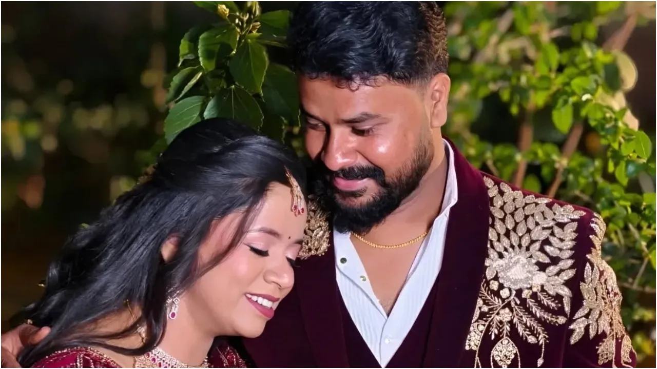 ʻಗಿಚ್ಚಿ ಗಿಲಿಗಿಲಿʼ ಶೋನಿಂದ ಕಲ್ಯಾಣ ಮಂಟಪದವರೆಗೆ; ದಾಂಪತ್ಯ ಬದುಕಿಗೆ ಕಾಲಿಟ್ಟ ಮಾನಸಾ - ಶಿವು, ಇಲ್ಲಿವೆ ಮದುವೆ ಫೋಟೋಗಳು - Image 1