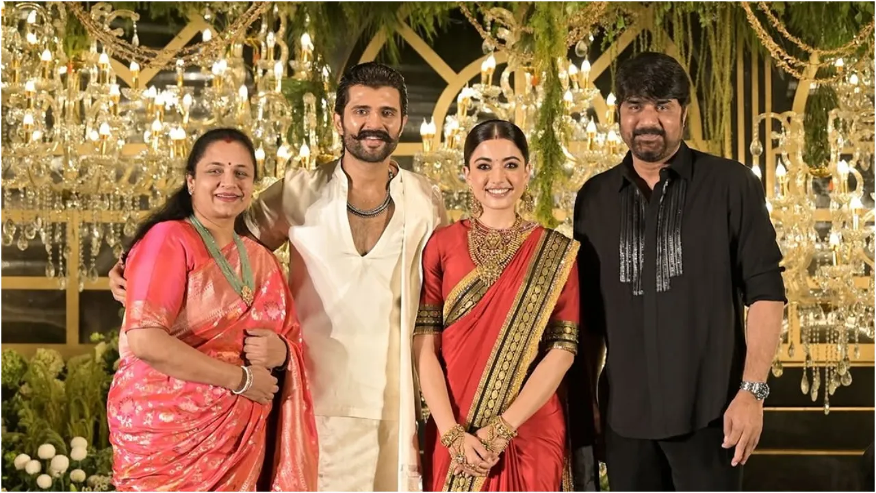 Photos: ರಶ್ಮಿಕಾ-ವಿಜಯ್ ದೇವರಕೊಂಡ ವೆಡ್ಡಿಂಗ್ ರಿಸೆಪ್ಷನ್; ಹೈದರಾಬಾದ್‌ನಲ್ಲಿ ನಡೆದ ಈ ಕಲರ್‌ಫುಲ್‌ ಸಮಾರಂಭಕ್ಕೆ ಯಾರೆಲ್ಲಾ ಬಂದಿದ್ರು? - Image 15