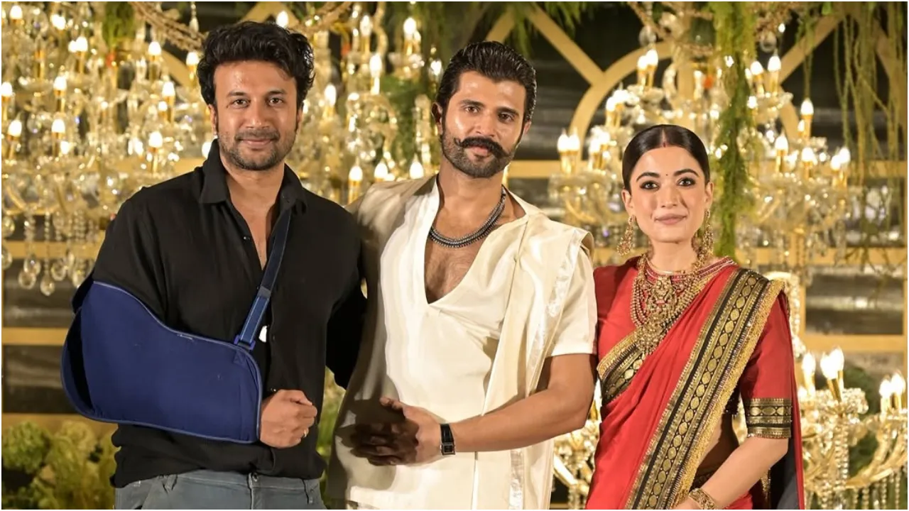 Photos: ರಶ್ಮಿಕಾ-ವಿಜಯ್ ದೇವರಕೊಂಡ ವೆಡ್ಡಿಂಗ್ ರಿಸೆಪ್ಷನ್; ಹೈದರಾಬಾದ್‌ನಲ್ಲಿ ನಡೆದ ಈ ಕಲರ್‌ಫುಲ್‌ ಸಮಾರಂಭಕ್ಕೆ ಯಾರೆಲ್ಲಾ ಬಂದಿದ್ರು? - Image 12