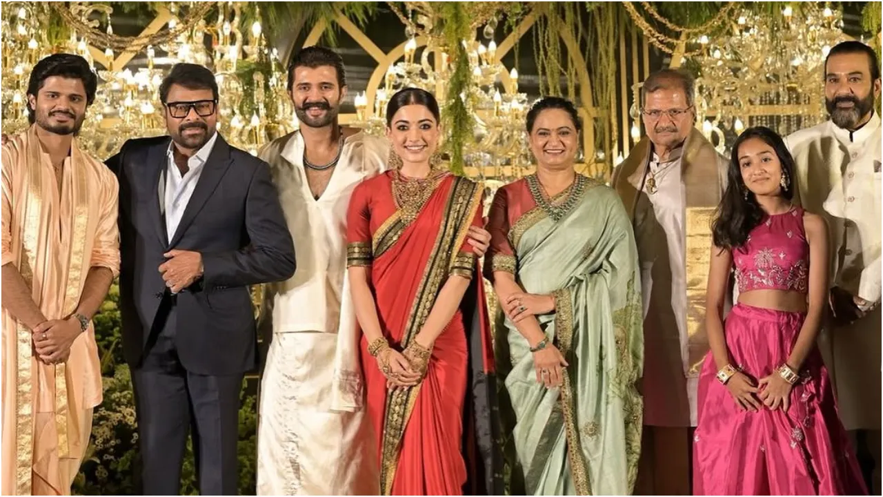 Photos: ರಶ್ಮಿಕಾ-ವಿಜಯ್ ದೇವರಕೊಂಡ ವೆಡ್ಡಿಂಗ್ ರಿಸೆಪ್ಷನ್; ಹೈದರಾಬಾದ್‌ನಲ್ಲಿ ನಡೆದ ಈ ಕಲರ್‌ಫುಲ್‌ ಸಮಾರಂಭಕ್ಕೆ ಯಾರೆಲ್ಲಾ ಬಂದಿದ್ರು? - Image 7