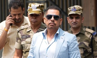 ರಾಬರ್ಟ್ ವಾದ್ರಾಗೆ ಸಮನ್ಸ್ ಜಾರಿ