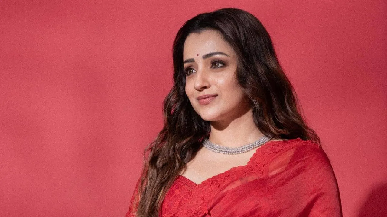 Trisha Krishna: ರೇಷ್ಮೆ ಸೀರೆಯಲ್ಲಿ ಅಪ್ಸರೆಯಂತೆ ಮಿಂಚಿದ ನಟಿ ತ್ರಿಷಾ ಕೃಷ್ಣನ್! - Image 1