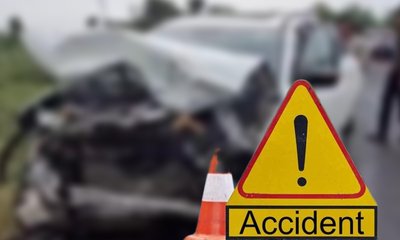 ಬೆಂಗಳೂರಿನಲ್ಲಿ ಕಾರು ಅಪಘಾತ: ಇಬ್ಬರು ಸಾವು, ಮೂವರಿಗೆ ಗಾಯ