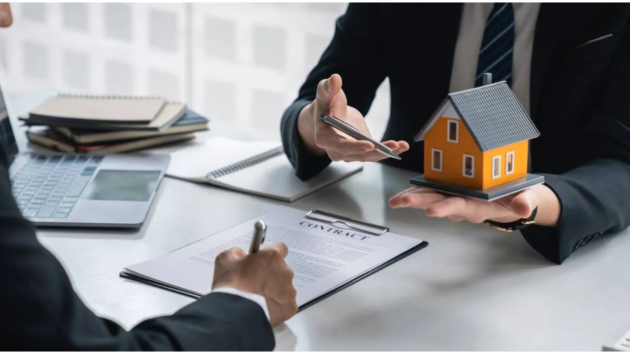 Real Estate: ರಿಯಲ್ ಎಸ್ಟೇಟ್‌ ಹೂಡಿಕೆಗೆ ಸೂಕ್ತ ಸಮಯ ಯಾವುದು? ಮಿಲಿಯನ್ ಡಾಲರ್‌ ಪ್ರಶ್ನೆಗೆ ಇಲ್ಲಿದೆ ಉತ್ತರ!