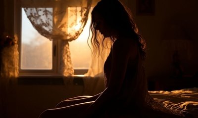 ಹೋಟೆಲ್‍ನಲ್ಲಿ 15 ಯುವತಿಯರೊಂದಿಗಿದ್ದ ಮೂವರು ಯುವಕರು