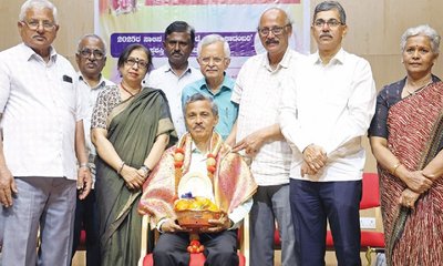 ನದಿ ದಾಟಿ ಬಂದವರು ಬದಲಾವಣೆಗಳನ್ನು ವಿಶ್ಲೇಷಿಸುವ ಕೃತಿ