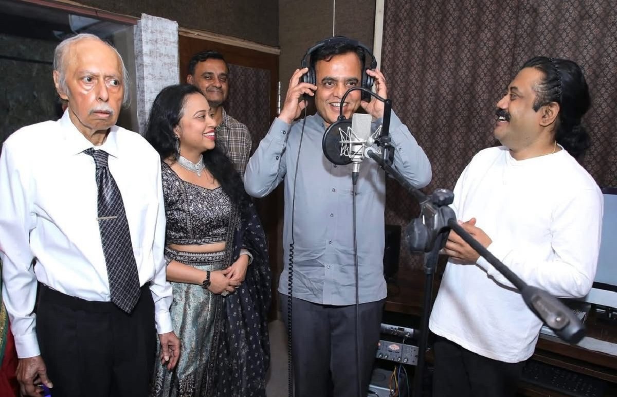 singer Priyadarshini 2