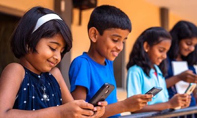 ರಾಜ್ಯದ ಎಲ್ಲಾ ಶಾಲೆಗಳಲ್ಲಿ ‘ಮೊಬೈಲ್ ಬಿಡಿ – ಪುಸ್ತಕ ಹಿಡಿ’ ಅಭಿಯಾನ