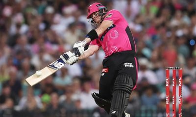 ಬಿಬಿಎಲ್‌ ಪಂದ್ಯದಲ್ಲಿ ಸ್ಪೋಟಕ ಶತಕ ಬಾರಿಸಿದ ಸ್ಟೀವನ್‌ ಸ್ಮಿತ್‌!