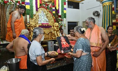 ರಾಯರ ಆರಾಧನೆ, ಪ್ರಧಾನಿ ಮೋದಿ ಹೆಸರಿನಲ್ಲಿ ಸುಧಾ ಮೂರ್ತಿ ಪೂಜೆ