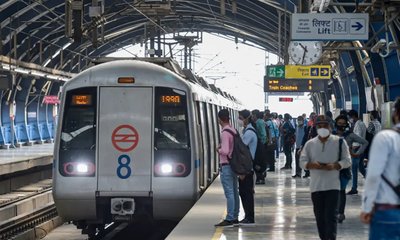 ಮೆಟ್ರೋ ನಿಲ್ದಾಣದಲ್ಲಿ ಹಳಿಗೆ 10ನೇ ತರಗತಿ ವಿದ್ಯಾರ್ಥಿ ಹಾರಿ ಆತ್ಮಹತ್ಯೆ