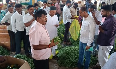 ರೈತರ ಮೊಗದಲ್ಲಿ ಮಂದಹಾಸ: ಹುರುಳಿಕಾಯಿ, ಸೌತೆಕಾಯಿಗೆ ದೊರೆತ ಉತ್ತಮ ಬೆಲೆ