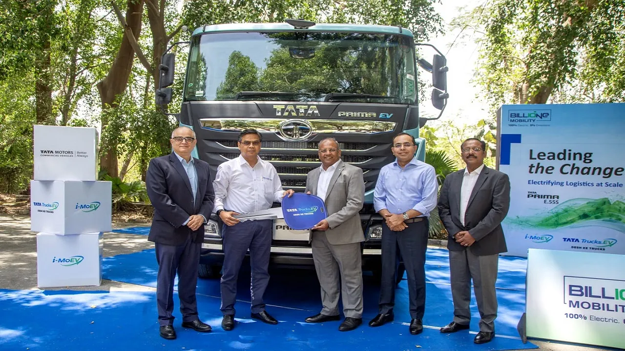 ಟಾಟಾ ಮೋಟಾರ್ಸ್ ಬಿಲಿಯನ್‌ ಇ- ಮೊಬಿಲಿಟಿಗೆ ಮೊದಲ ಬ್ಯಾಚ್ ಎಲೆಕ್ಟ್ರಿಕ್ ಪ್ರೈಮಾ E.55S ಅನ್ನು ತಲುಪಿಸುತ್ತದೆ; ಶೂನ್ಯ ಹೊರಸೂಸುವಿಕೆ ಸರಕು ಸಾಗಣೆಯಲ್ಲಿ ಪ್ರಗತಿ