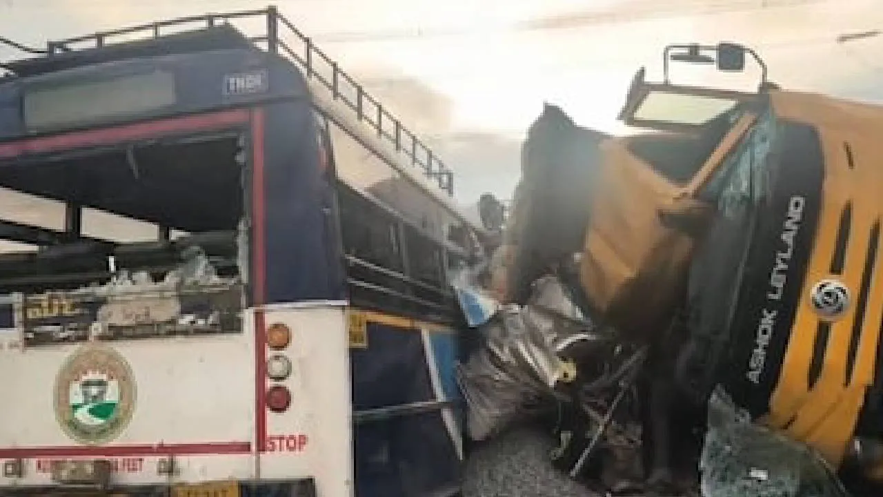 Road Accident: ನಿಲ್ಲುತ್ತಿಲ್ಲ ಮಾರಣಹೋಮ; ಕಳೆದೊಂದು ತಿಂಗಳಲ್ಲಿ ಡೆಡ್ಲಿ ಆಕ್ಸಿಡೆಂಟ್ಸ್‌ಗೆ ಬಲಿಯಾದವರೆಷ್ಟು? - Image 1