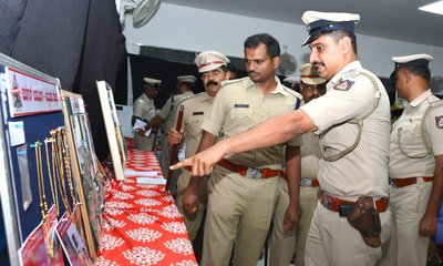 ವಿವಿಧ ಪ್ರಕರಣಗಳಲ್ಲಿ 170 ಕಳ್ಳರ ಬಂಧನ, 5.61 ಕೋಟಿ ಮೌಲ್ಯದ ಚಿನ್ನಾಭರಣ ವಶ