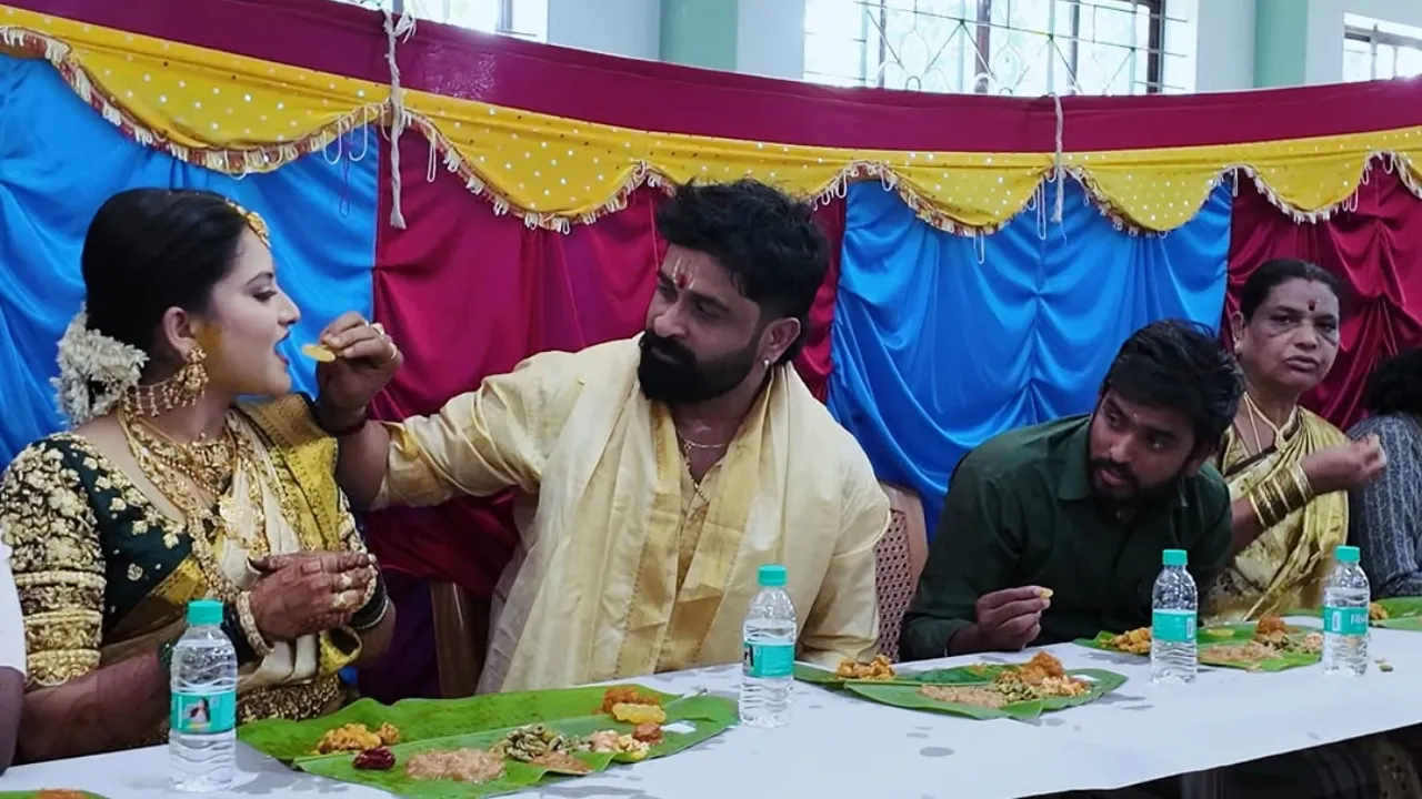 ಧರ್ಮಸ್ಥಳದ ಮಂಜುನಾಥನ ಸನ್ನಿಧಿಯಲ್ಲಿ ಸರಳವಾಗಿ ದಾಂಪತ್ಯ ಜೀವನಕ್ಕೆ ಕಾಲಿಟ್ಟ ʻಉಗ್ರಂʼ ಮಂಜು; ಈ ಮದುವೆಗೆ ಯಾರೆಲ್ಲಾ ಹೋಗಿದ್ರು ನೋಡಿ - Image 3