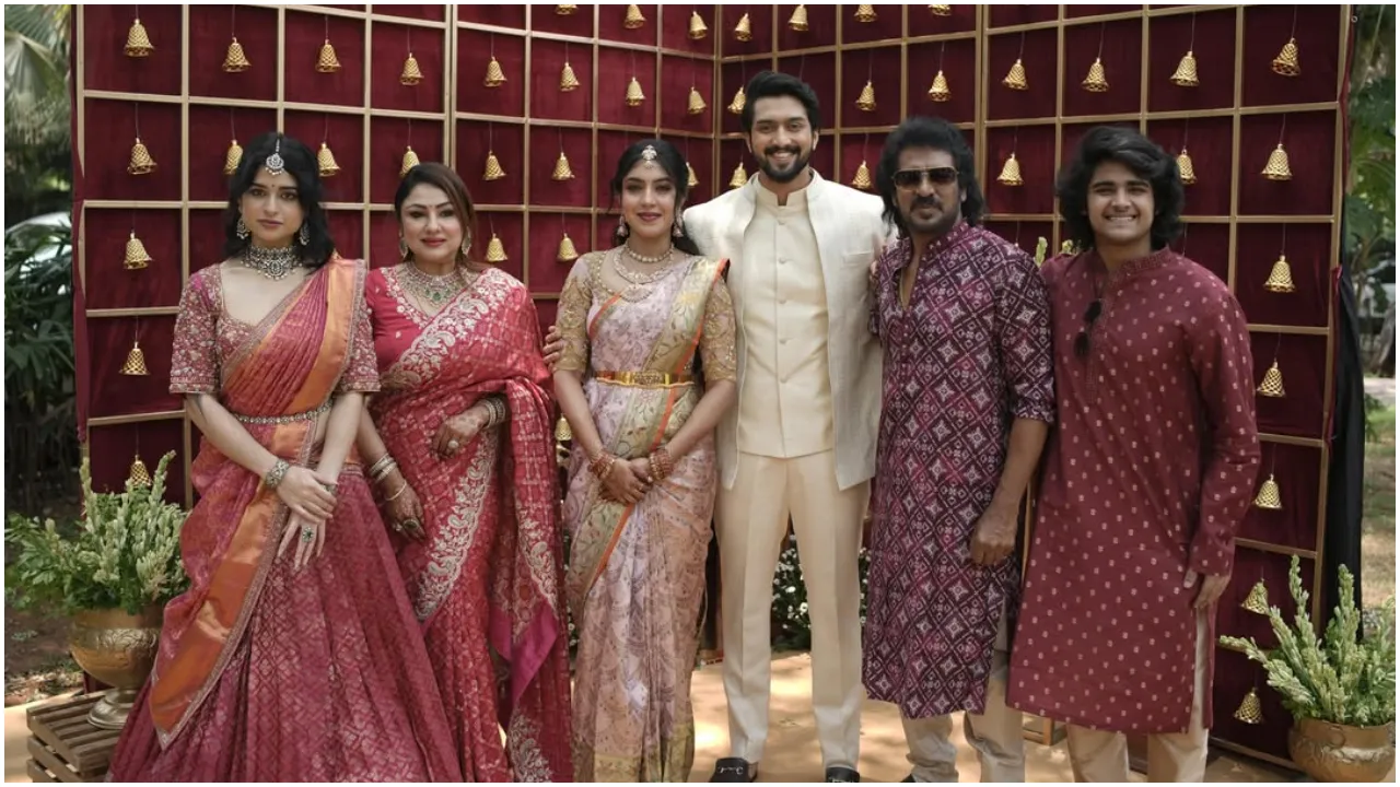 Photos: ಡಾಕ್ಟರ್‌ ಜೊತೆ ದಾಂಪತ್ಯ ಜೀವನಕ್ಕೆ ಕಾಲಿಡಲು ಸಜ್ಜಾದ ನಟ ನಿರಂಜನ್‌ ಸುಧೀಂದ್ರ; ಉಪೇಂದ್ರ ಕುಟುಂಬದಲ್ಲಿ ಮದುವೆ ಸಂಭ್ರಮ - Image 4