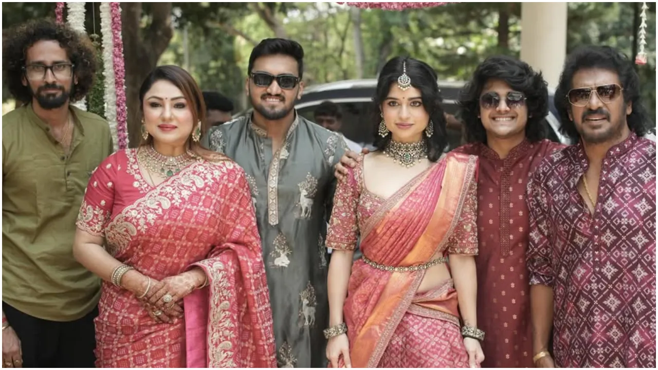 Photos: ಡಾಕ್ಟರ್‌ ಜೊತೆ ದಾಂಪತ್ಯ ಜೀವನಕ್ಕೆ ಕಾಲಿಡಲು ಸಜ್ಜಾದ ನಟ ನಿರಂಜನ್‌ ಸುಧೀಂದ್ರ; ಉಪೇಂದ್ರ ಕುಟುಂಬದಲ್ಲಿ ಮದುವೆ ಸಂಭ್ರಮ - Image 1
