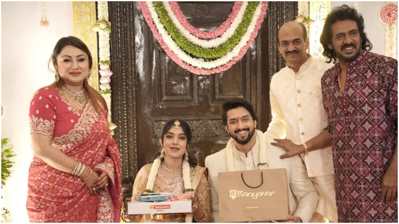 Photos: ಡಾಕ್ಟರ್‌ ಜೊತೆ ದಾಂಪತ್ಯ ಜೀವನಕ್ಕೆ ಕಾಲಿಡಲು ಸಜ್ಜಾದ ನಟ ನಿರಂಜನ್‌ ಸುಧೀಂದ್ರ; ಉಪೇಂದ್ರ ಕುಟುಂಬದಲ್ಲಿ ಮದುವೆ ಸಂಭ್ರಮ - Image 5