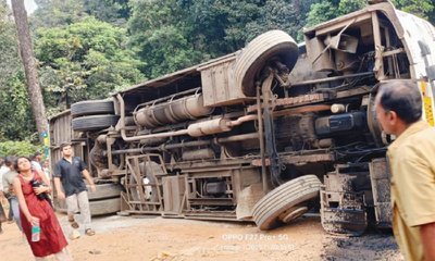 ಶಾಲಾ ಪ್ರವಾಸದ ಬಸ್ ಪಲ್ಟಿ, ಒಬ್ಬ ವಿದ್ಯಾರ್ಥಿ ಸಾವು, 26 ಮಕ್ಕಳಿಗೆ ಗಾಯ