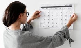 ಮನೆಯ ಯಾವ ದಿಕ್ಕಿನಲ್ಲಿ ಕ್ಯಾಲೆಂಡರ್ ತೂಗು ಹಾಕಬೇಕು ಗೊತ್ತೆ?