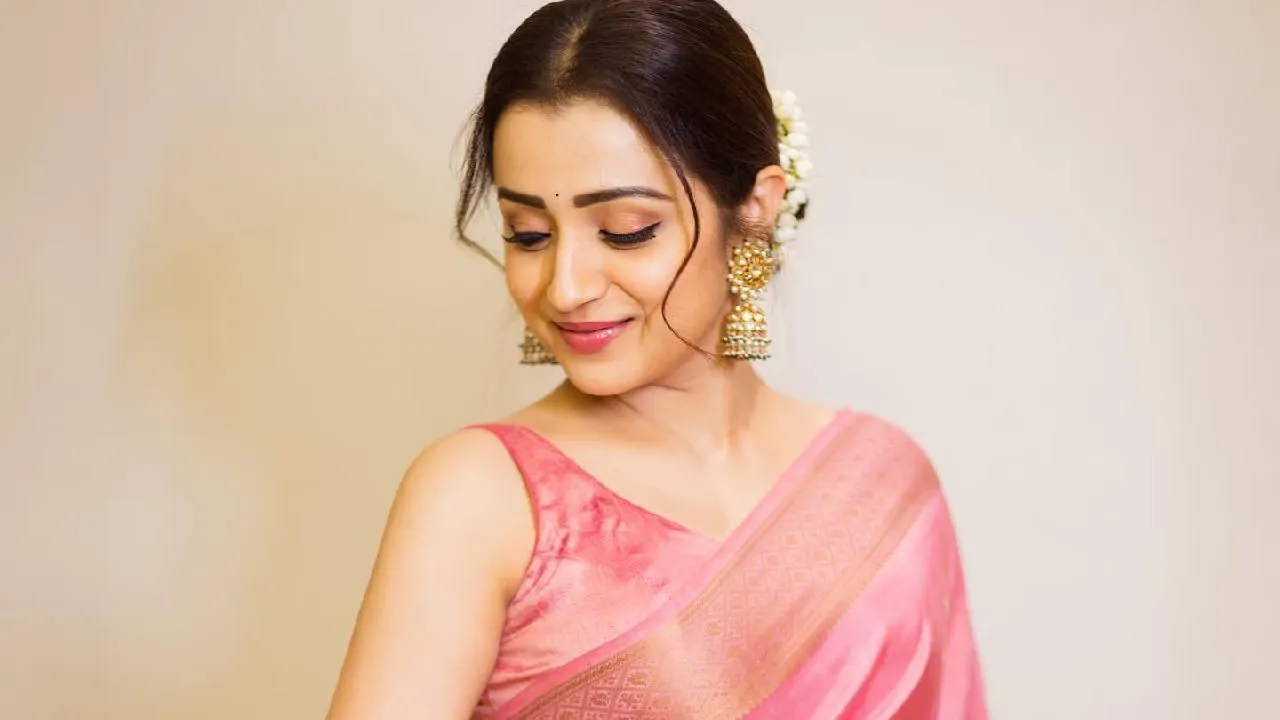 Trisha Krishna: ರೇಷ್ಮೆ ಸೀರೆಯಲ್ಲಿ ಅಪ್ಸರೆಯಂತೆ ಮಿಂಚಿದ ನಟಿ ತ್ರಿಷಾ ಕೃಷ್ಣನ್! - Image 5