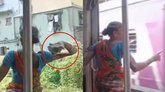 ರೈಲಿನ ಲೋಕೋ ಪೈಲಟ್ ಮೇಲೆ ಕಲ್ಲೆಸೆದ ಮಹಿಳೆ