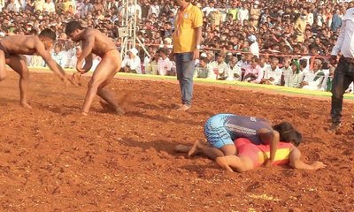ಹಳಿಯಾಳದ ಮಣ್ಣಿನಲ್ಲಿ ಹಬ್ಬಿದ ಕುಸ್ತಿ ಸಂಭ್ರಮ