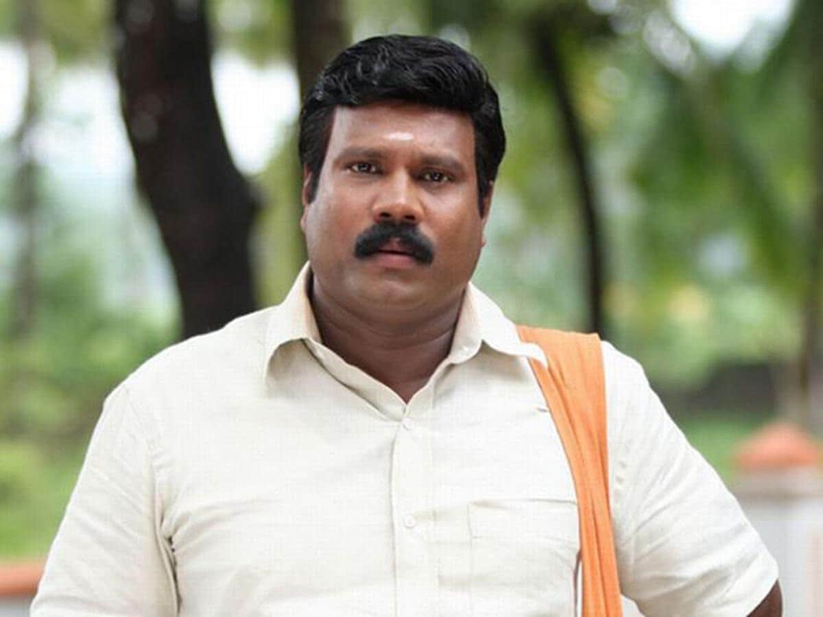 Kalabhavan Mani: 250 ಚಿತ್ರಗಳ ಸ್ಟಾರ್, ದಿನಕ್ಕೆ 13 ಬಾಟಲ್ ಮದ್ಯ ಖಾಲಿ ಮಾಡ್ತಿದ್ದ ಈ ನಟನ ದುರಂತ ಅಂತ್ಯ ಹೇಗಿತ್ತು ಗೊತ್ತಾ? - Image 1