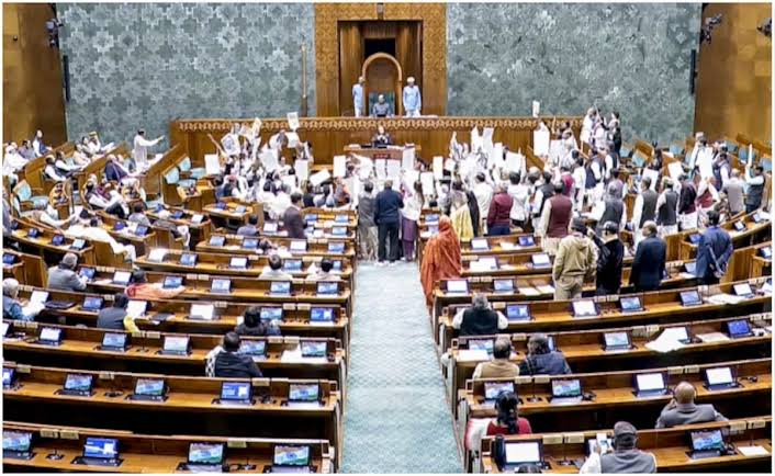 ಮನರೇಗಾ ಹೆಸರು ಬದಲಿಗೆ ಜಟಾಪಟಿ