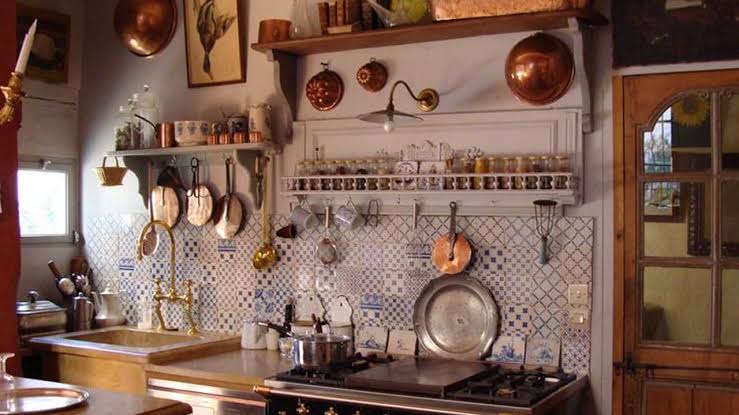 ಅಡುಗೆ ಮನೆಯಲ್ಲಿ ಪಾತ್ರೆಗಳನ್ನು ಈ ದಿಕ್ಕಿನಲ್ಲಿಡಿ