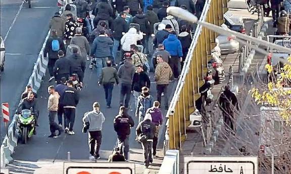 ಇರಾನ್‌ನಲ್ಲಿ ಹತೋಟಿಗೆ ಬಾರದ ಆಂತರಿಕ ದಂಗೆ