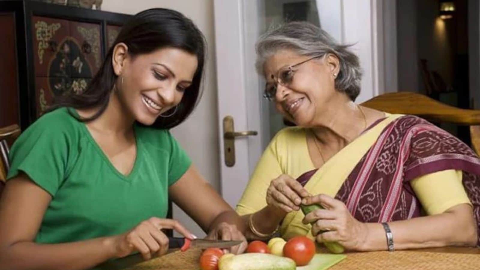 ಮನೆಯಲ್ಲಿ ಅತ್ತೆ ಸೊಸೆ ಸಂಬಂಧ ಗಟ್ಟಿಯಾಗಲು ಇಲ್ಲಿದೆ ವಾಸ್ತು ಟಿಪ್ಸ್!