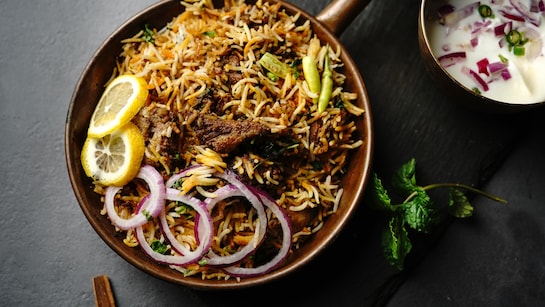 ಬಿರಿಯಾನಿ ಹೋಟೆಲ್‌ ಮೂಲಕ ಬರೋಬ್ಬರಿ 70,000 ಕೋಟಿ ರುಪಾಯಿ ಹಗರಣ; ಐಟಿ ದಾಳಿ ವೇಳೆ ಬಯಲಾಯ್ತು ಬೃಹತ್‌ ಜಾಲ