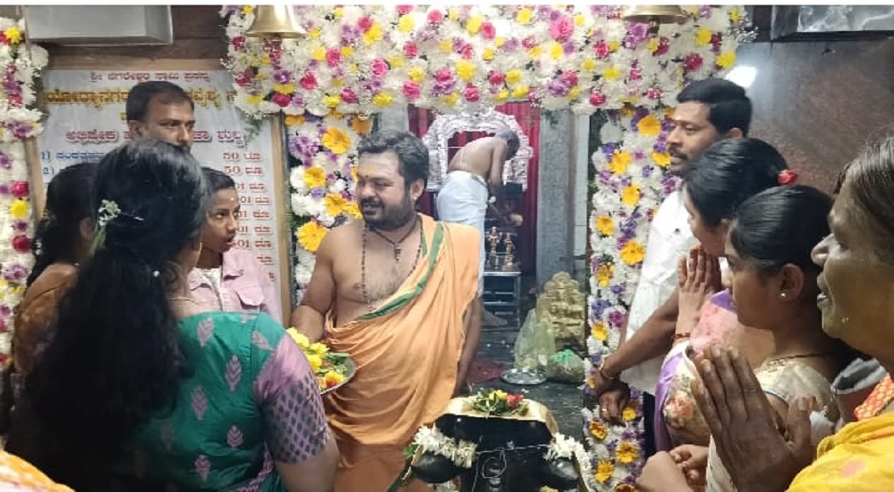 75 ವರ್ಷಗಳ ಪರಂಪರೆಯ ದೇವಾಲಯದಲ್ಲಿ ಮಹಾಶಿವರಾತ್ರಿ ವೈಭವ...