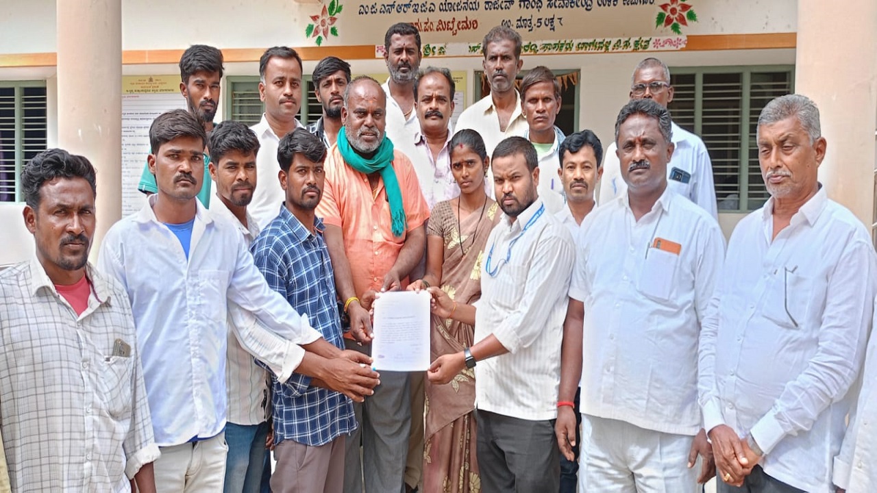 Chikkaballapur News: ಚರ್ಚ್ ನಿರ್ಮಾಣಕ್ಕೆ ತಡೆ ನೀಡುವಂತೆ ಬೋವಿ ಮುಖಂಡರ ಆಗ್ರಹ