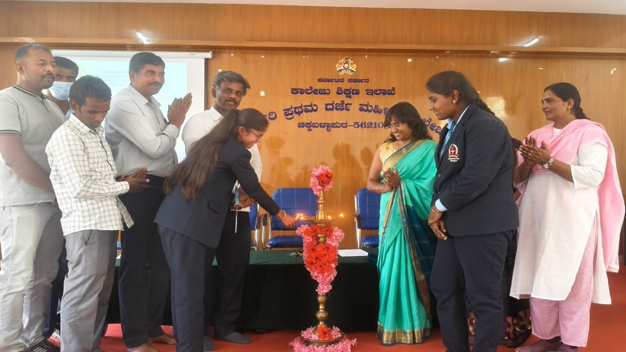 Chikkaballapur News: ಸಾಮಾಜಿಕ ಪರಿಣಾಮಗಳನ್ನು ಅಧ್ಯಯನ ಮಾಡುವ ಜವಾಬ್ದಾರಿ ಸಮಾಜ ಶಾಸ್ತ್ರಜ್ಞರ ಮೇಲಿದೆ: ಪ್ರಾಂಶುಪಾಲೆ ಡಾ.ಮಂಜುಳ ಅಭಿಮತ