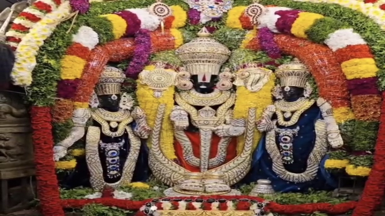ಮೂರನೇ ಶ್ರಾವಣ ಶನಿವಾರ: ದೇವಾಲಯಗಳಿಗೆ ಹರಿದು ಬಂದ ಭಕ್ತ ಸಾಗರ