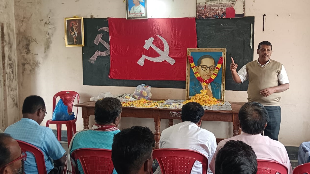 Bagepally News: ಸಿಪಿಐಎಂ ಕಚೇರಿಯಲ್ಲಿ ಸಂವಿಧಾನ ಶಿಲ್ಪಿ ಡಾ.ಬಿ.ಆರ್.ಅಂಬೇಡ್ಕರ್ ಅವರ ಮಹಾಪರಿನಿರ್ವಾಹಣ ದಿನಾಚರಣೆ