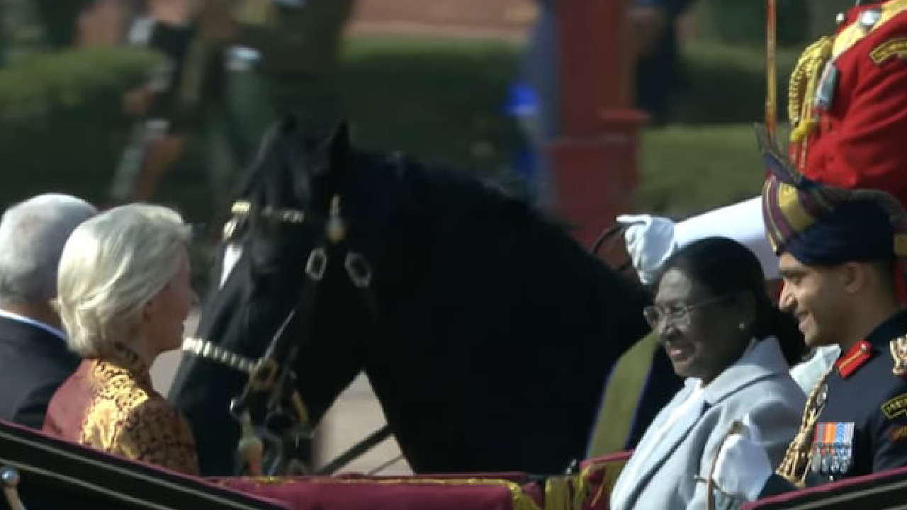 ರಾಷ್ಟ್ರೀಯ ಯುದ್ಧ ಸ್ಮಾರಕಕ್ಕೆ ಮೋದಿ ಭೇಟಿ, ಕರ್ತವ್ಯಪಥದಲ್ಲಿ ಭಾರತದ ಸೇನಾ ಶಕ್ತಿ ಪ್ರದರ್ಶನ ಶುರು - Image 2