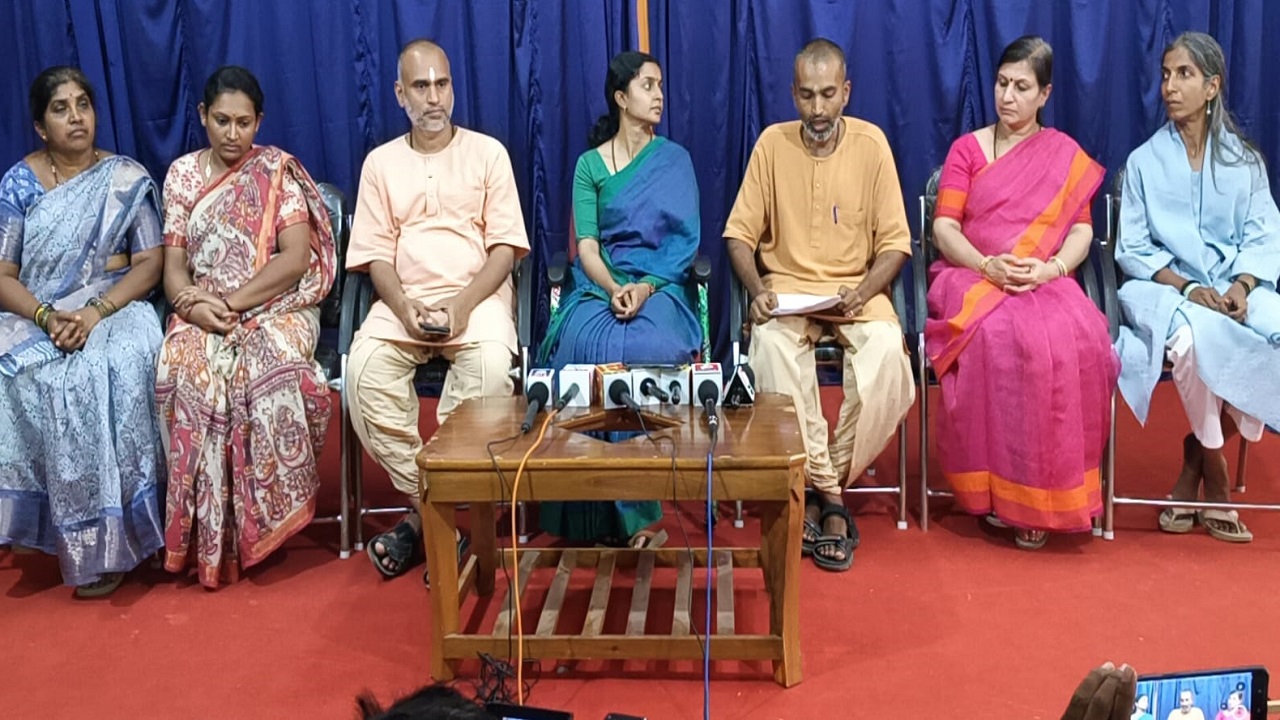 ರಾಜಕೀಯ ಅಥವಾ ಧಾರ್ಮಿಕ ಸಂಘಟನೆಯೊಂದಿಗೆ ಸಂಯೋಜಿತವಾಗಿಲ್ಲ