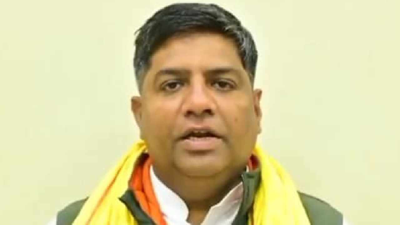 ಮುತ್ತು ತಂದ ಆಪತ್ತು! ಫ್ಲೈಯಿಂಗ್ ಕಿಸ್ ಕೊಟ್ಟ ಆಪ್ MLA ವಿರುದ್ಧ ಕೇಸ್