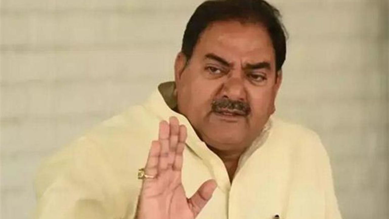 ವಿರುದ್ಧ  ನಾಲಗೆ ಹರಿಬಿಟ್ಟ ವಿರೋಧ ಪಕ್ಷದ ನಾಯಕ