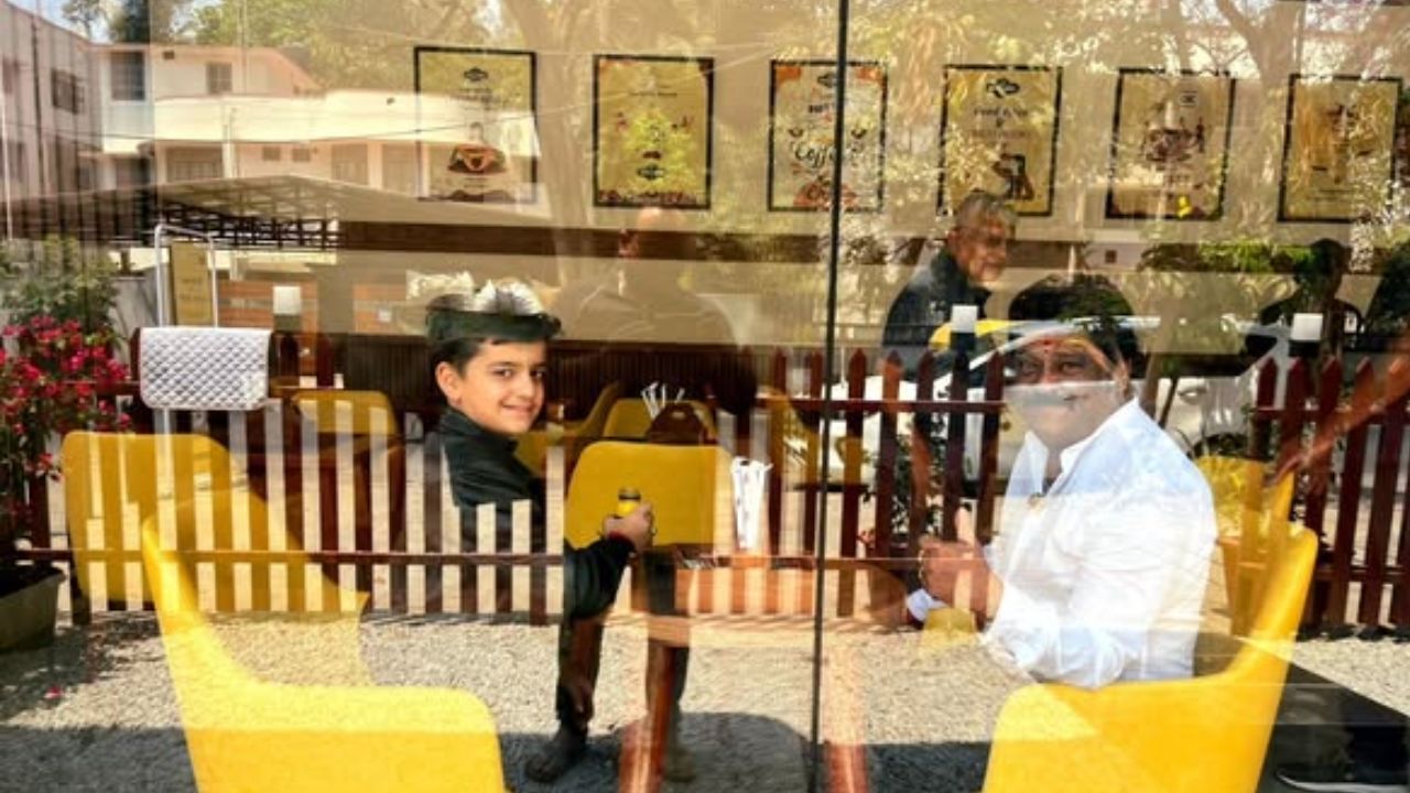 ಮೊಮ್ಮಗನ ಜೊತೆ ಸಂತೋಷದ ಕ್ಷಣ ಹಂಚಿಕೊಂಡ ಜಗ್ಗೇಶ್‌!