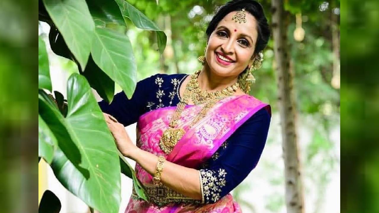 Star Saree Fashion 2025: ರೇಷ್ಮೆ ಸೀರೆಯಲ್ಲಿ ಮಹಾರಾಣಿಯಂತೆ ಕಂಗೊಳಿಸಿದ ಯಮುನಾ ಶ್ರೀನಿಧಿ! - Image 2